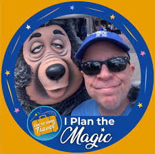 Have you seen this lantern in EPCOT's Japan Pavilion? DID YOU KNOW that  it's not just a super realistic decoration? Emperor Hirohito of Japan was a  huge Disney fan. He was given