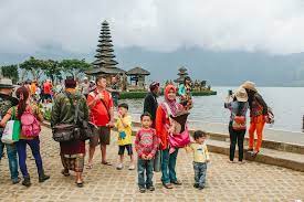 Namun ada juga danau indah yang menggoda mata. Tips Melancong Ke Bali Indonesia Bersama Keluarga