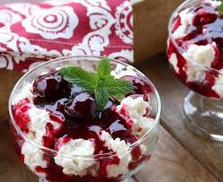أرز باللبن مع صوص الكرز بالصور لذيذه
