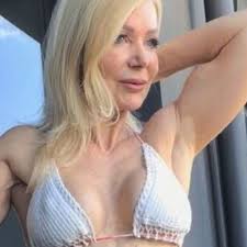 'Heißeste Oma der Welt' verdreht Männern mit neuesten Bildern den Kopf