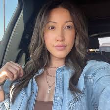 Valarie Marie's Instagram, Twitter & Facebook