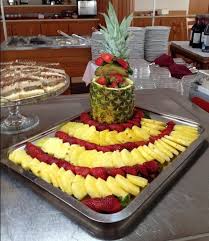 Fruits Decorating With Pineapples And Strawberries Fruit Platter Designs Fruit Tray Designs Fruit Recipes