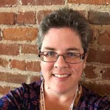 Melinda Hollis's Instagram, Twitter & Facebook