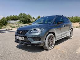 The cupra letters are in matte aluminum on the lower grill, just above the the details in glossy black are a constant on the exterior of the cupra ateca: Cupra Ateca Edel Spanier