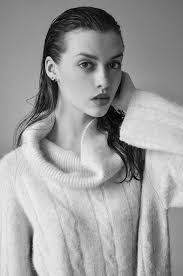 Maria Pender's Instagram, Twitter & Facebook