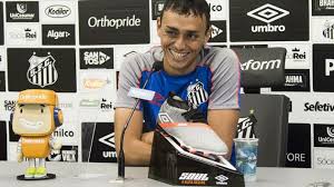 Diego pituca plays for campeonato brasileiro série a team santos in pro evolution soccer 2020. Santos Encerra Novela E Renova Contrato De Diego Pituca Ate 2023
