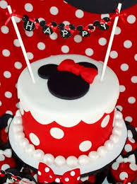 Made Famous By Minnie Mouse Birthday Gateau Minnie Idee Gateau Gateau Anniversaire Minnie