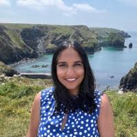 60+ perfiles de «Seema»