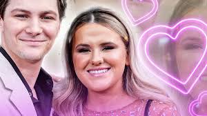 The cast of "Young Sheldon" built entertaining on-air relationships for  fans to enjoy, and their off-screen romances are just as heartwarming. Read  More Below ⬇️