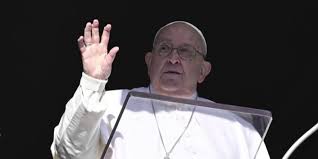 Faithful at St. Peter's Square learn of ...