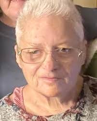 Esther Hanley's Instagram, Twitter & Facebook