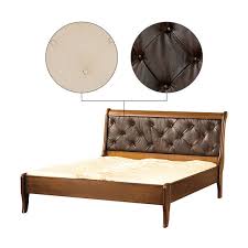 Holzbetten sind entweder lackiert oder gewachst und geölt erhältlich. Klassische Mobel Im Italienischen Stil In Massivholz Neptunn Bettt