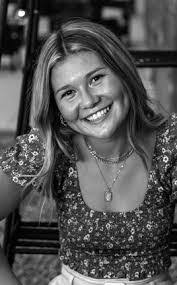 Vicki Wicks's Instagram, Twitter & Facebook