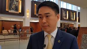 He later continued his studies in an intensive course at the royal academy of dramatic art, london. Larry Sng Appointed As Sarawak Pkr Chairman The New Sarawak Bold Insightful News Opinions