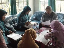 Check spelling or type a new query. Sebutkan Contoh Kegiatan Musyawarah Di Lingkungan Keluarga Brainly