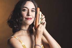 Jamie Loftus's Instagram, Twitter & Facebook