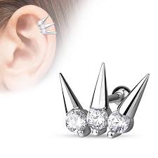 pin auf piercing ohren