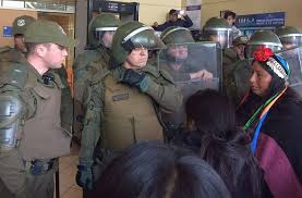 De un caso de secuestro y torturas que quedó al descubierto el jueves en la comuna de collipulli. Desordenes En Juzgado De Collipulli Por Cierre De Investigacion Por Secuestro De Lonco