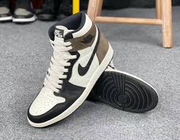 American retail chain founded in 1945 that offers an assortment of sports footwear, apparel and equipment. Air Jordan 1 Dark Mocha 555088 105 2020 Release Date Sbd
