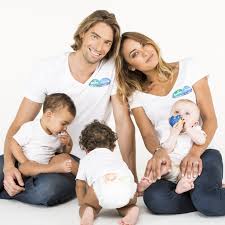 Envoyer l'article à un ami. Camille Lacourt Et Valerie Begue S Engagent Pour Pampers X Unicef