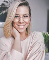 NEW BLUE DIAMOND PARTNER💎 Gratuliert mit uns gemeinsam unserer  Geschäftspartnerin Laura Danner💓 Wie Laura auf unser Konzept gestoßen ist?  Erzählt sie euch hier: „Ich bin seit ich 15 Jahre alt bin in