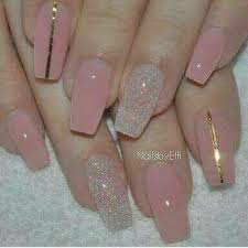 Uñas de acrílico rosas, con efecto unicornio. Estilo Suave Y Sofisticado Pink Nails Pink Nail Designs Nail Designs