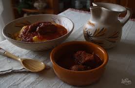 4 spuntature di maiale, 4 patate, olio extra vergine di oliva, sale, pepe. Polenta Con Sugo Di Salsiccia E Spuntature Di Maiale Latinamipiace It