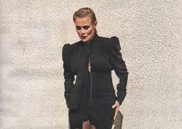 Κάνω φίλους από τη δουλειά αλλά όχι σε βάθος», δηλώνει η αγαπημένη ηθοποιός, κωνσταντίνα μιχαήλ, μιλώντας στον «οδηγό καλής ζωής» και τον μιχάλη κεφαλογιάννη, για τη φιλία και τον. Kwnstantina Mixahl H Hlikia Ths To Aprosmeno Telos Mias Sxeshs Kai H Epi8ymia Na Mhn Kanei Oikogeneia Pics