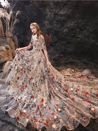 In dieser sparte muss man einfach kreativ sein! Farbige Brautkleid Festliche Kleider Blumen Mit Armel Schleppe