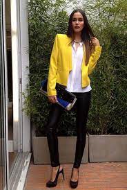 Conjunto Chaqueta Amarilla Camisa Blanca Y Pantalones Negros Misconjuntos Conjuntomoda Modafemenina Ropamujer Chaqueta Amarilla Ropa Moda Ropa De Trabajo