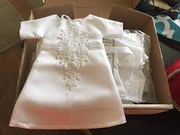 Aus gespendeten hochzeitskleidern wird kleidung für sternenkinder. Sie Lasst Ihr Brautkleid Umnahen In 17 Engels Kleidchen Fur Tote Sternenkinder Kleidchen Kleid Hochzeit Brautkleid