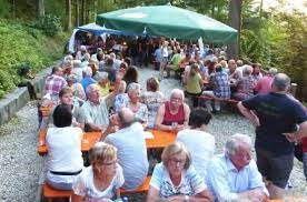 Die kleingartenkolonie frohsinn liegt unmittelbar am wunderbaren berliner naturpark südgelände in berlin schöneberg. Filstalexpress Kuchen Bei Sommerhitze Zwei Tage Lang Gefeiert Gesangverein Frohsinn Kuchen Hielt Festwochenende Am Waldheim