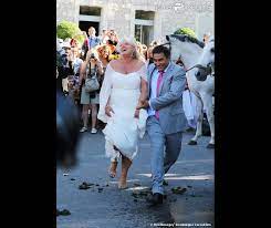 Actuellement à la nouvelle eve. Mariage De Charlotte De Turckheim Et Zaman Hachemi A La Mairie D Eygalieres En Provence Le 31 Aout 2012 Purepeople