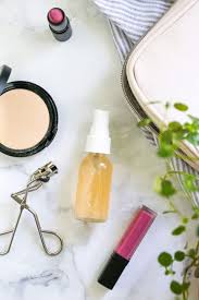 If you have oily skin or find that your makeup disappears by the end of the day, setting spray could be the perfect solution for you. Diy Makeup Setting Spray For Soft Dewy Skin Despite The Heat Hello Glow