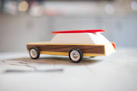 Romanian design week 2019 prezintă peste 200 de proiecte de design și arhitectură și trei circuite propuse de peste 30 de entități din comunitățile. Wooden Toy Cars Represent Something We Lost But Should Remember Video Photo Gallery Autoevolution