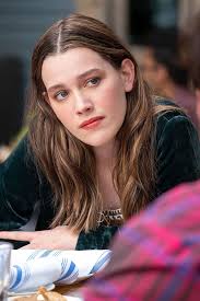 You Season 2 Breakout Star Victoria Pedretti Unravels Love Quinn And That Finale Cliffhanger In 2020 Victoria Beautiful Actresses Beautiful Hair Color