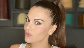 Bianca guaccero (bitonto, 15 gennaio 1981) è un'attrice, conduttrice televisiva e cantante italiana. Bianca Guaccero Detto Fatto Confermato Dalla Rai La Nuova Stagione Si Fara Dilei