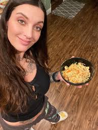 Color changing noodles with cabbage water