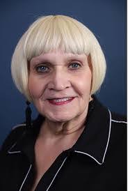 Julia Halstead's Instagram, Twitter & Facebook