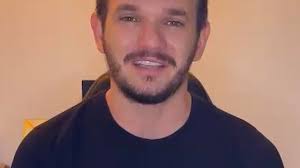 Padre Patrick Fernandes compartilha mensagem para 2022: 'Mais uma  oportunidade'