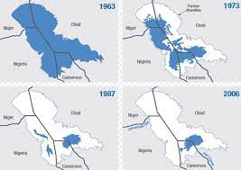 Falschfarbeninfrarotsatellitenbild des tschadsees 1973 (links oben), 1987 (mitte oben) und 1997 (rechts oben) sowie 2001 (großes bild). Gudrun Bartels On Twitter Pictures From Tchad Tschad Chad Tschadsee Lakechad