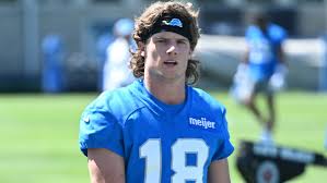 BREAKING NEWS: Ford Field in turmoil! Isaac TeSlaa made the Detroit Lions’ board of directors and coach Dan Campbell “furious” when he issued a shocking ultimatum: “Either let me go to the Bills this summer, or I’m ready to sit on the bench for the next 6-12 months!”. The star wide receiver’s defiant action was like “igniting” an internal war, making his future at the Lions the center of the biggest drama of the summer - Linh