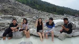 Gunung tangkuban perahu dapat ditempuh sekitar 20 km dari pusat kota bandung. Seluk Beluk Wisata Tangkuban Perahu Bandung Posbagus
