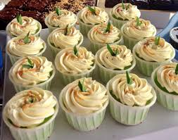 25 pieces of pandan flavoured cupcakes with coconut and cream cheese topping and drizzled with gula melaka. Freepalestine On Twitter Pandan Gula Melaka Cake Ataupun Certain Orang Panggil Onde Onde Cake Haaa How To Make This Lovely Cake A Thread Https T Co Hwy6rqg5gy