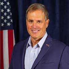 Carlos Escobosa's Instagram, Twitter & Facebook