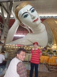 Kee Hua Chee Live!: RECLINING BUDDHA IN YANGON, MYANMAR AT CHAUK HTAT GYI  PAGODA HAS ONE OF THE WORLD'S MOST BEAUTIFUL BUDDHAS WITH THE BIGGEST AND  MOST BENEVOLENT EYES REPLETE WITH LONG