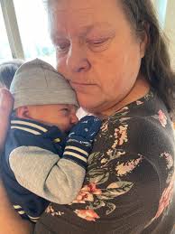 Wildfires threaten homes in Oregon and California, prompting hundreds of  evacuations