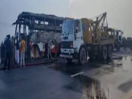 One killed, 3 injured in accident on Lucknow-Agra Expressway