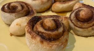 La pasta alla norma leggera è un primo piatto dal gusto meditarraneo, una rivisitazione della celebre pasta alla norma ma con melanzane grigliate. I Cinnamon Rolls Con La Pasta Della Pizza Di Bimbieforchette Ricette Da Fare In Casa Con I Bimbi