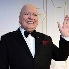 Bert newton has had his leg amputated in a 'life or death' decision, according to reports. Bibezped0rr82m